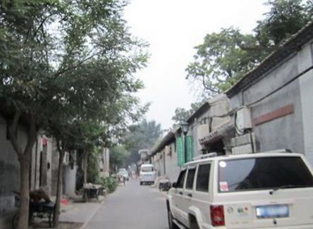 胡同里安全駕駛