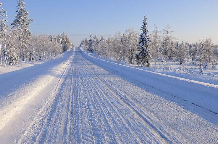 淺談冰雪道路如何安全駕駛