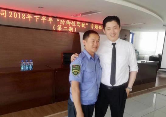 與學員互動合照